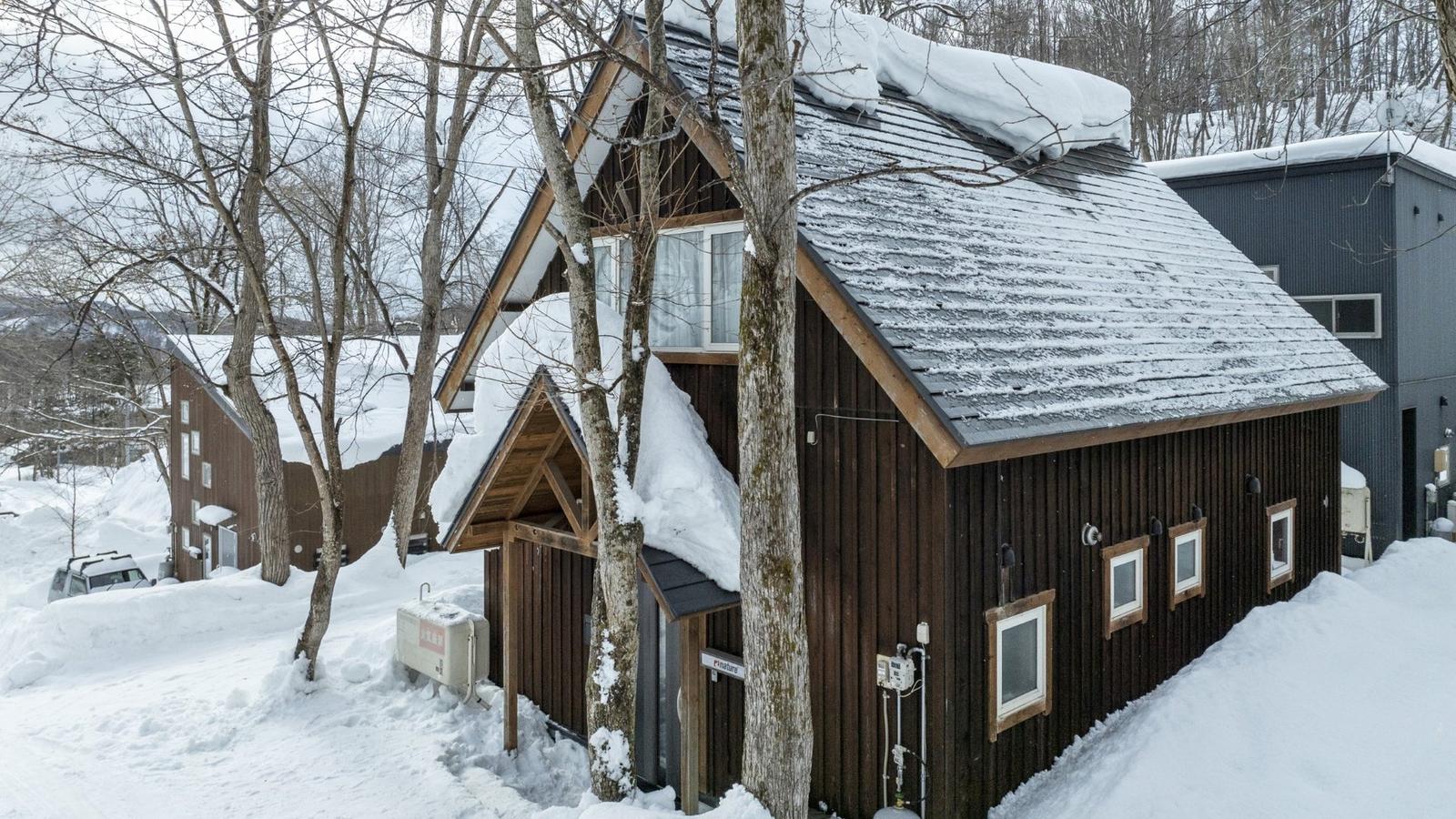 The Ocho Mizunara Chalet - Gallery Image 15 in Hirafu village, Niseko, Japan