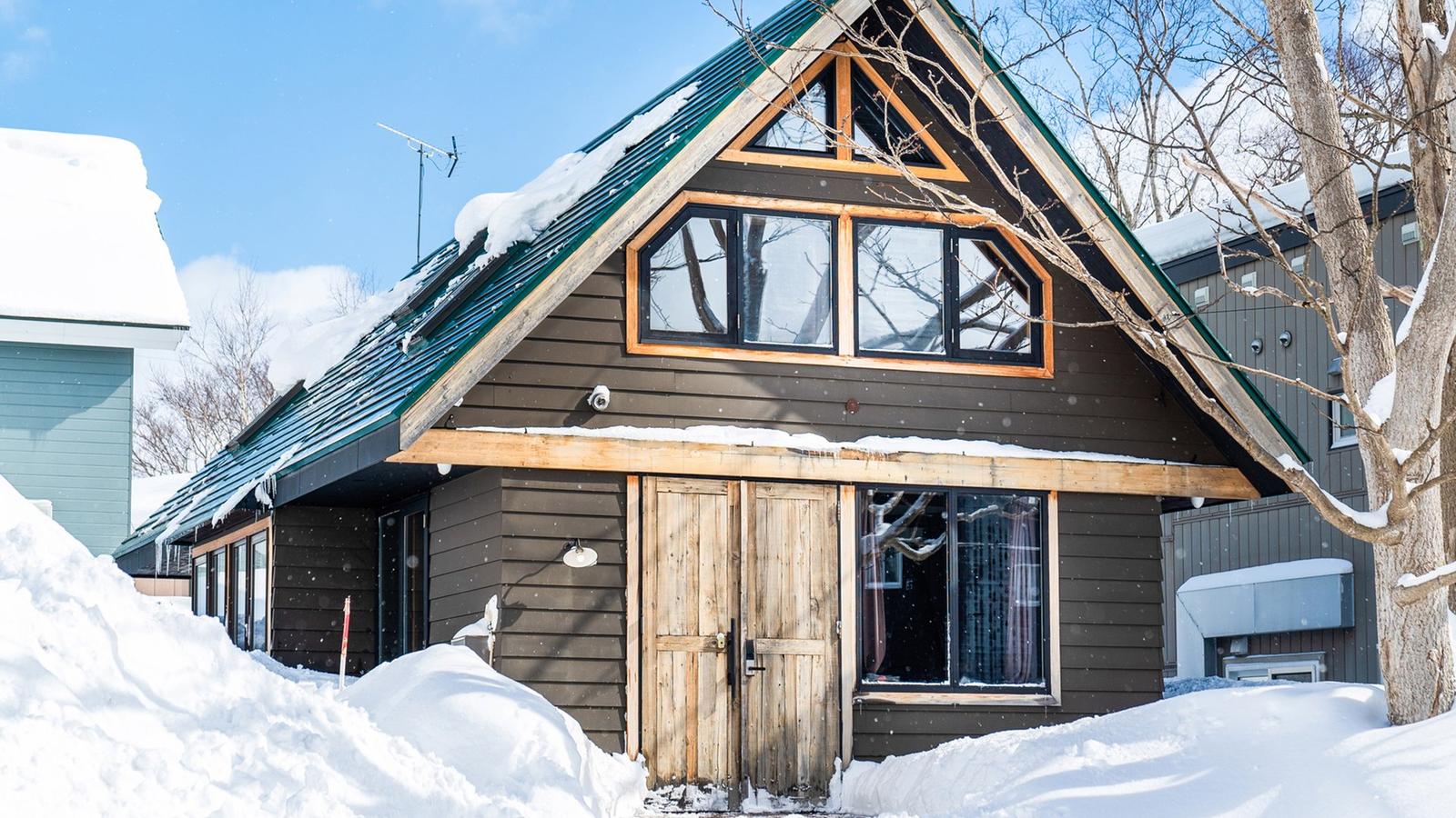 The Ocho Momiji Lodge - Gallery Image 3 in Middle Village Hirafu, Niseko, Japan