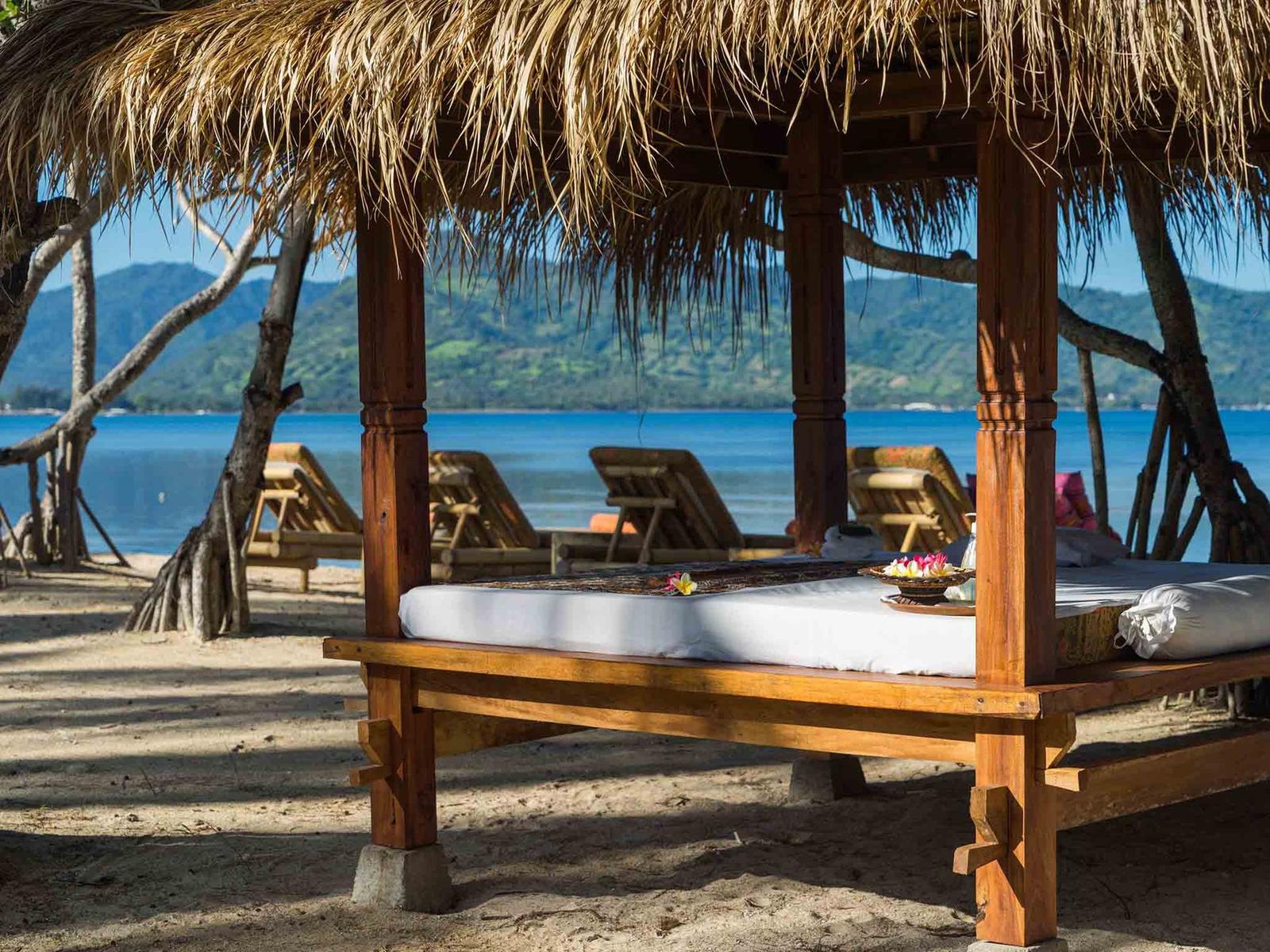 The Ocho Sira Beach House - Gallery Image 53 in Sira Beach, Lombok, Indonesia